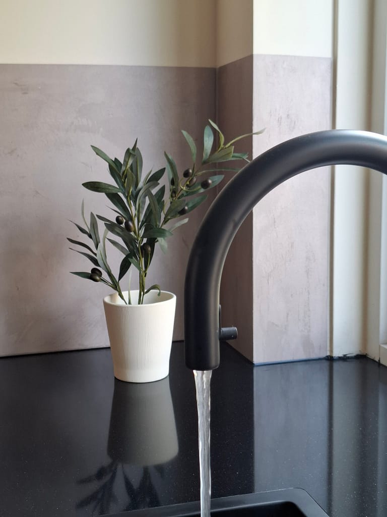 stromend water